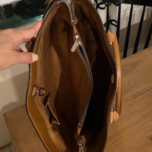 Louis Vuitton Passy Epi Leather - Picture 10 of 14